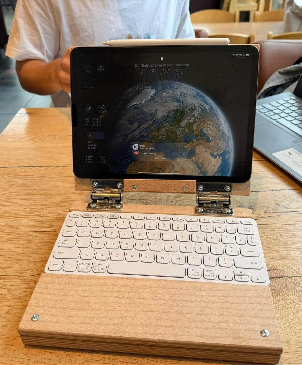 WoodBook for iPad Pro 11