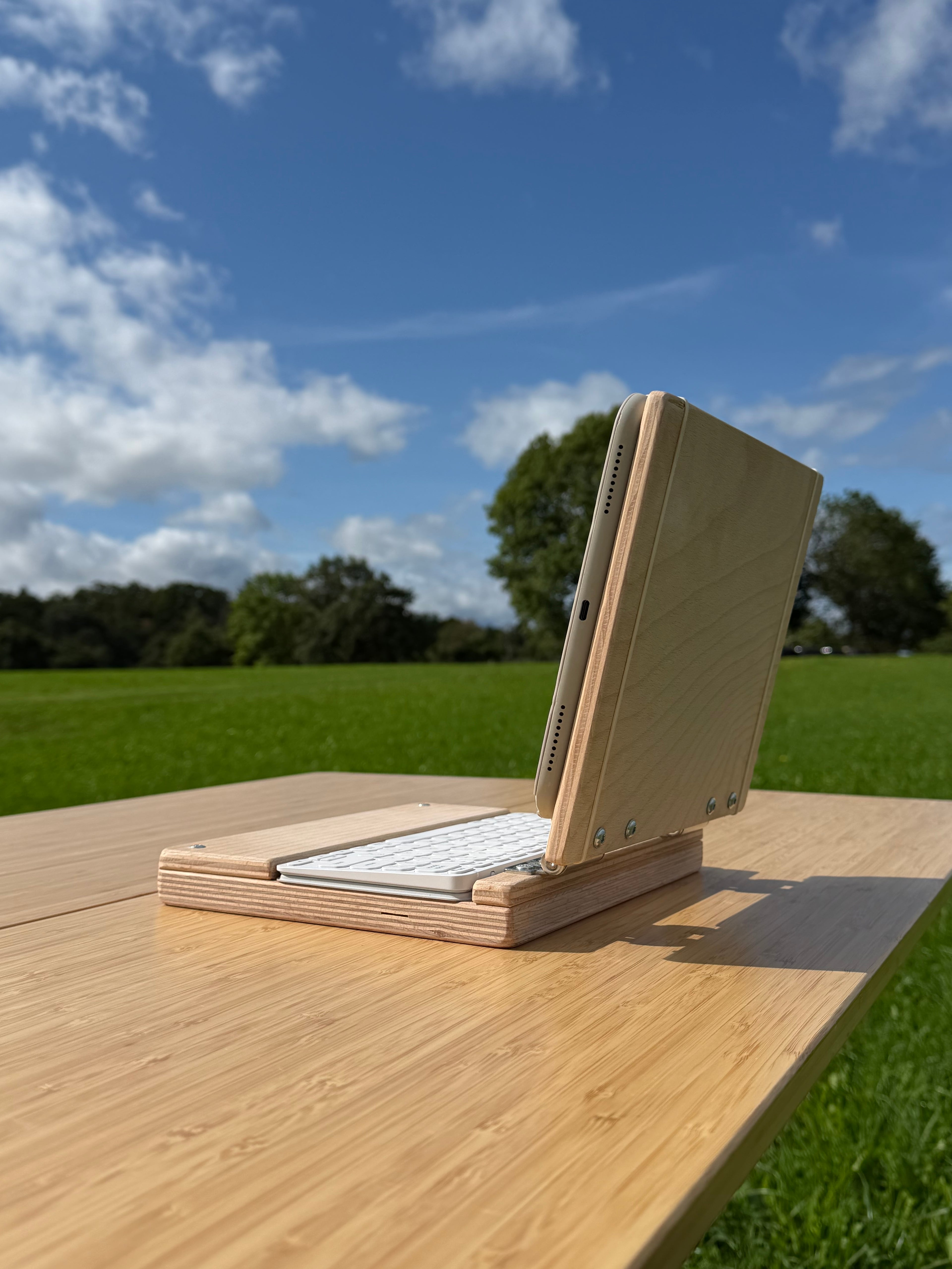 WoodBook — Daylight Computer DC-1