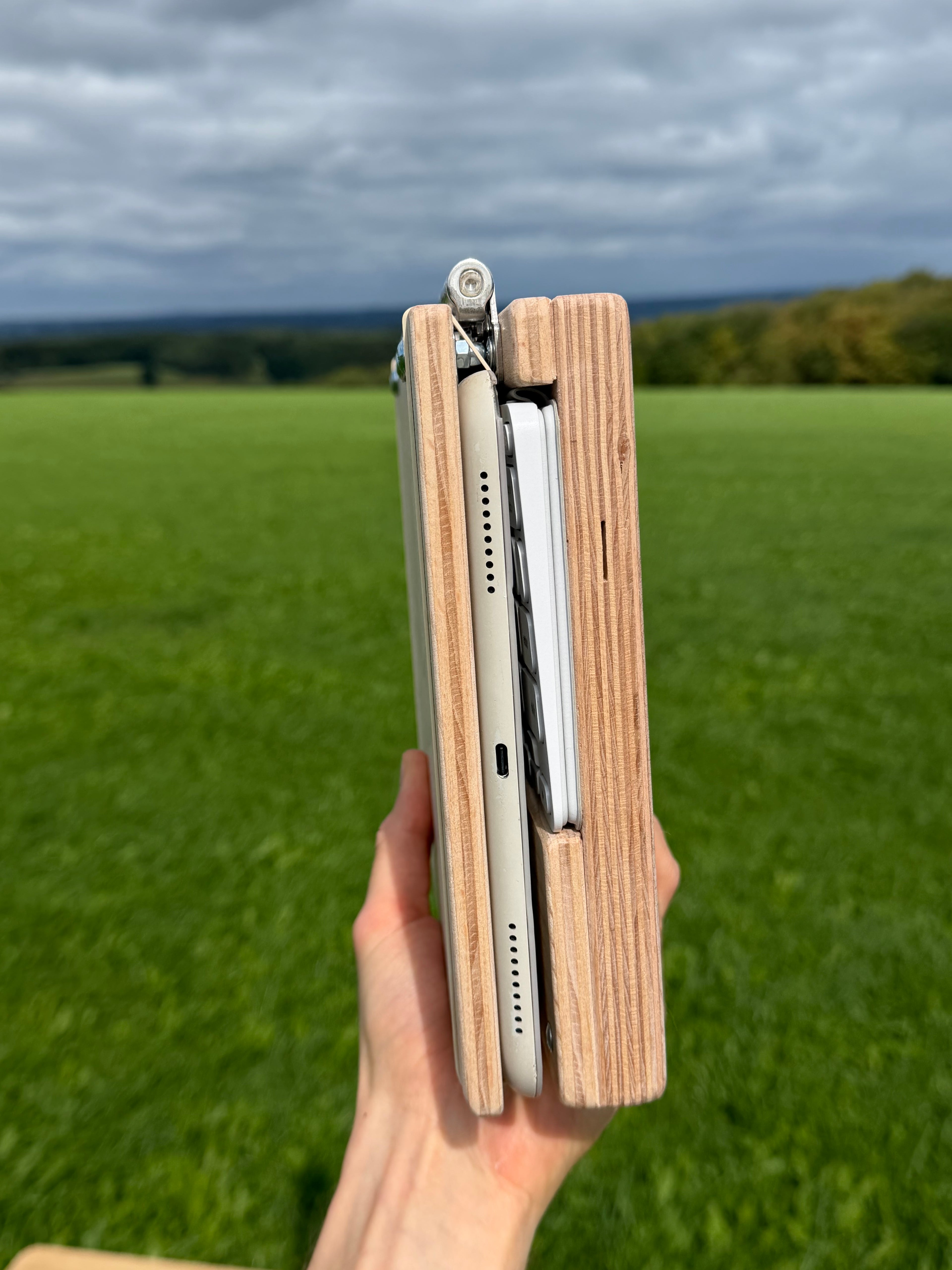 WoodBook — Daylight Computer DC-1